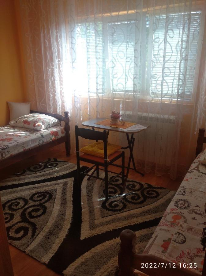Buric Rooms Nikšić Екстериор снимка