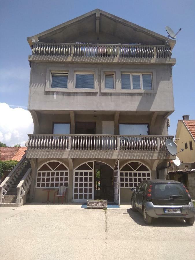 Buric Rooms Nikšić Екстериор снимка